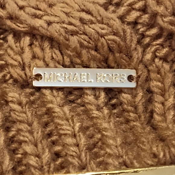 NWT!! Michael Kors Scarf & Hat Set - Picture 5 of 9